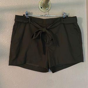 Banana Republic tie-front Shorts